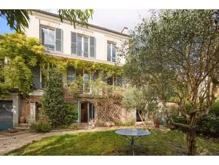 maison de luxe à vendre dans le quartier brancas-fontenelles-beauregard
