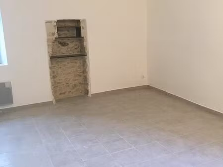 charmant t3 en duplex avec climatisation réversible – quissac
