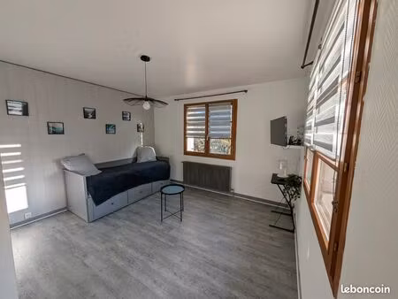 grand studio meublé