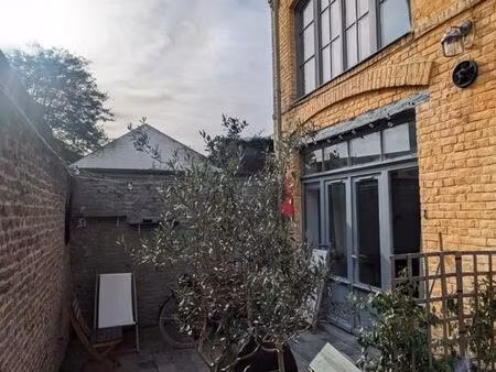 maisonnette meublée de charme avec terrasse au cœur du vieux-lille – direct propriétaire