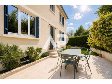 maison de luxe à vendre dans le quartier buzenval