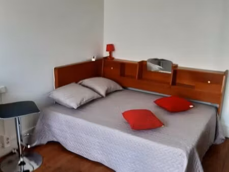 chambre meublée
