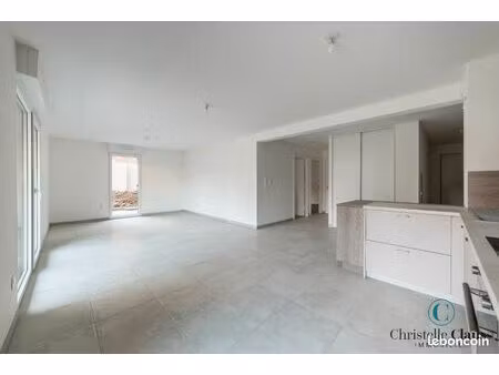 appartement 3 pièces 77 m²