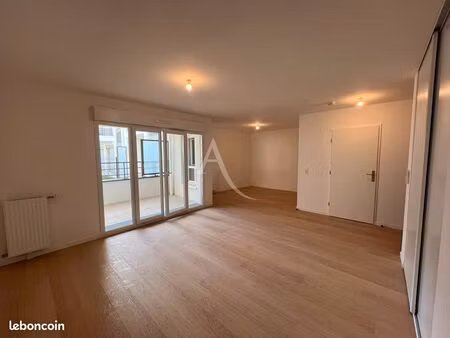 studio 1 pièce 37 m²
