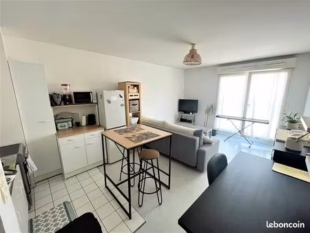 studio 1 pièce 31 m²