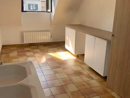 savigny sur orge f2 40m2 loyer 811 euros vue sur jardins  quartier calme proche commerces 