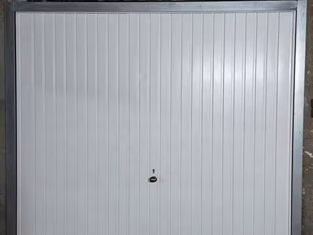 garage à louer quartier evêché