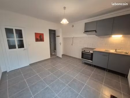 maison de village 50 m² avec garage – centre-ville de châtillon-sur-indre