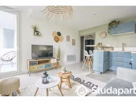 chambre 1 pièce 14 m²