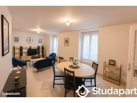 chambre 1 pièce 11 m²