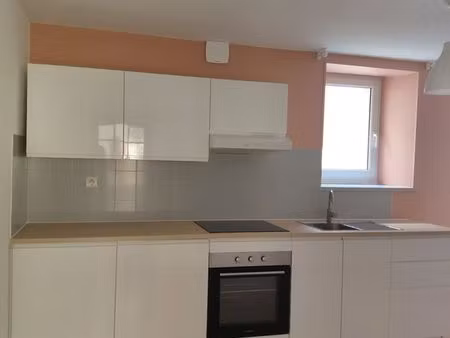 logement t1 bis refait à neuf