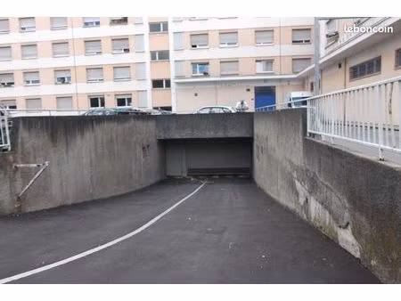 loue garage