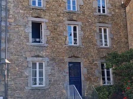 ceilloux- saint dier d’auvergne bourg de ceilloux maison pierre rénovée en 2014