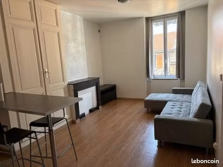 location t3 meublé oullins proche métro 50 m2