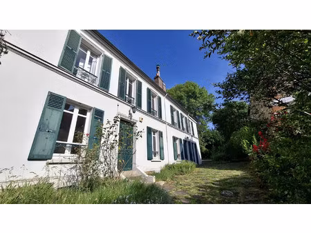 maison de luxe à vendre dans le quartier pasteur