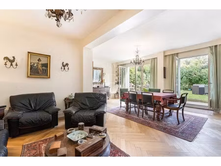 maison de luxe à vendre dans le quartier val d'or