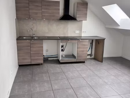 t3 refait a neuf avec terrasse