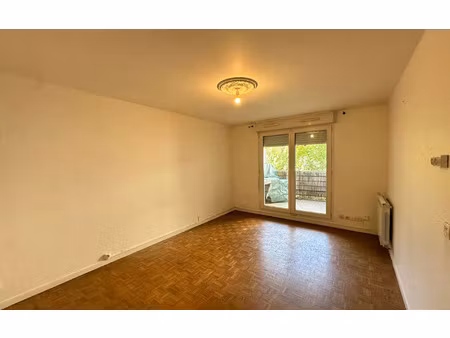 location appartement  46 m² t-2 à le bourget  919 €