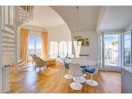 exclusivité doly - appartement rénové avec terrasse - rue frédéric passy  92200  neuilly-s