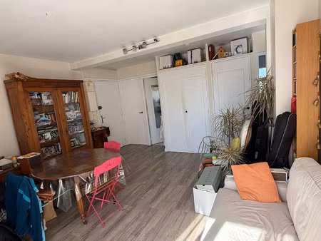 appartement t3 avec balcon et place de parking quartier des