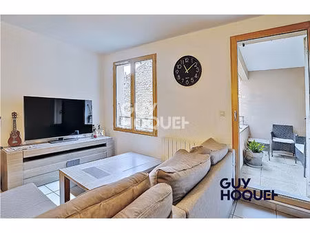 a vendre t2 de 53 m² + extérieure + stationnement au coeur de saint cyr au mont d'or