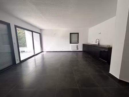 location appartement 4 pièces 93 m² à sainte-foy-lès-lyon (69110)