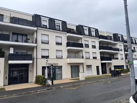 location appartement 2 pièces 44 m² à sainte-geneviève-des-bois (91700)