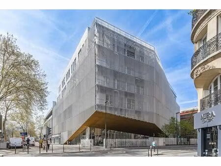 location bureaux 591 m²