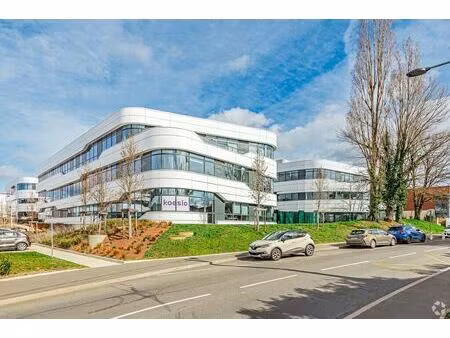 location bureaux 244 m²