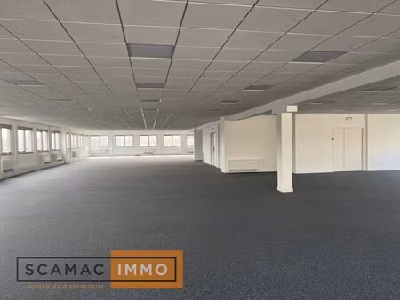 location bureaux 1 500 m²