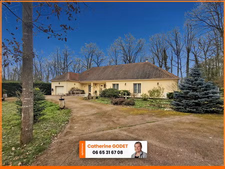 maison de plain-pied offrant 162 m² habitables