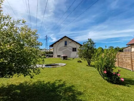 spacieuse maison familiale à chalezeule  8 pièces  219m²
