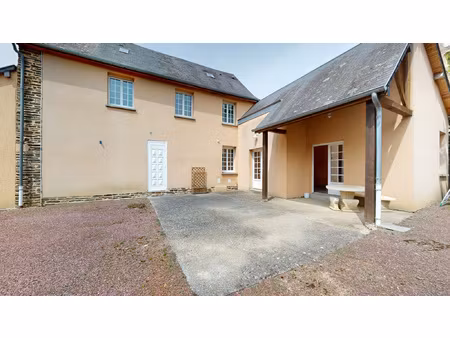 maison de ville de 127m2  3 chambres  avec cour plein sud sa