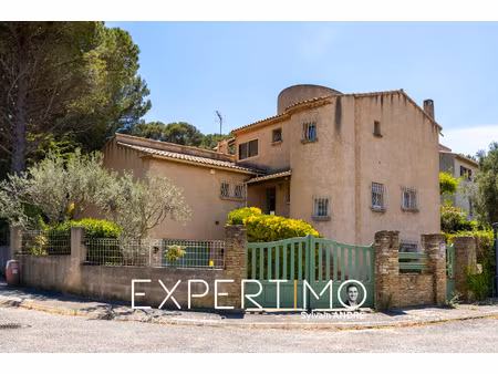 maison familiale 250 m2 terrain 900 m2 calanques