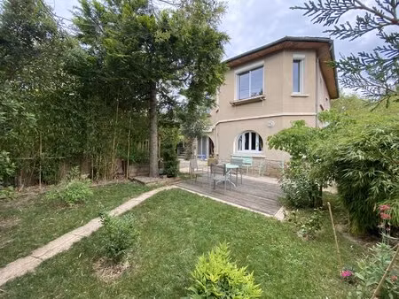 charmante maison 5 pièces de 135 m² à millau
