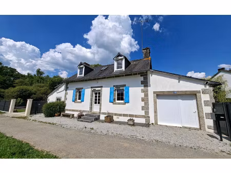 location maison  61.42 m² t-2 à rostrenen  670 €