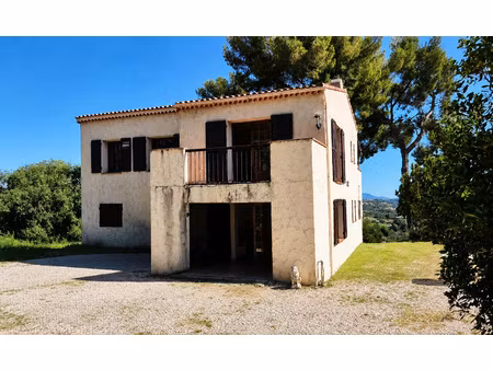 maison 130m2 divisé en deux appartements sur un terrain de 3