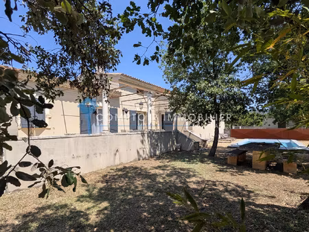 dept (84) - à vendre à saint saturnin les apt - belle maison