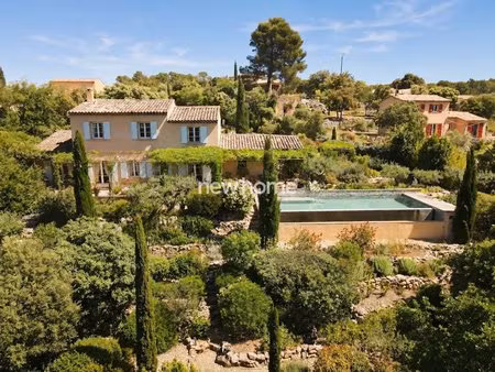 belle villa provençale avec vue panoramique