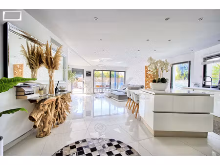 la valette du var: superbe maison contemporaine avec piscine