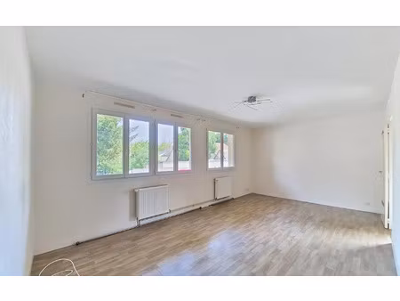 appartement tours 62 m² t-3 à vendre  182 400 €