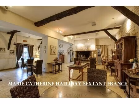 en vente maison 800 m² – 990 000 € |antonne-et-trigonant