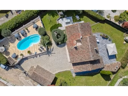 magnifique villa de charme en pierre de taille piscine et appartement indépendant à peymei