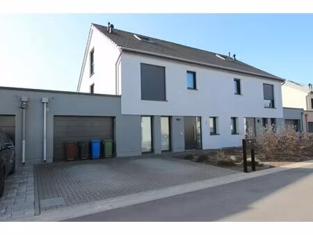 à louer maison mitoyenne 282 m² – 4 000 € |hassel
