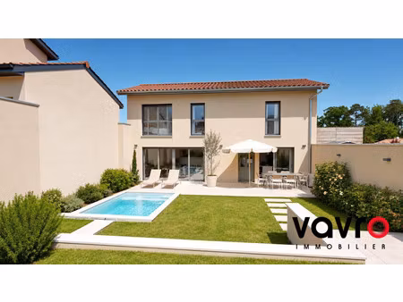 maison de luxe à vendre à cailloux-sur-fontaines
