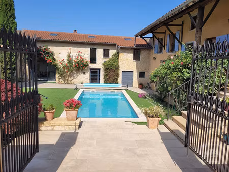 maison de luxe à vendre à marcilly-d'azergues