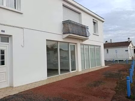 vente immeuble à l'aiguillon-la-presqu'île (85460) : à vendre / 150m² l'aiguillon-la-presq