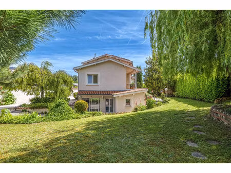 villa de luxe à vendre à cailloux-sur-fontaines