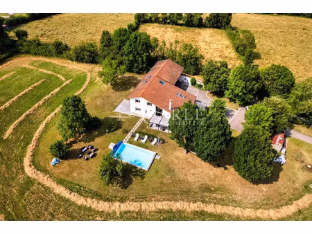 maison de luxe à vendre à saint-pierre-de-chandieu
