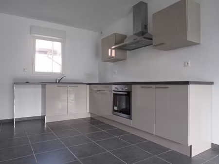 rare t4 rez-de-jardin avec garage pour investisseur